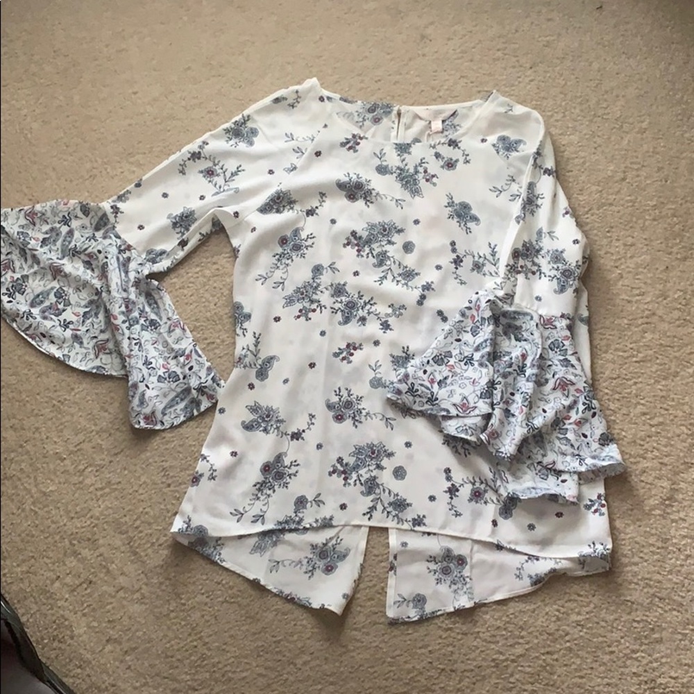 Flare sleeve top